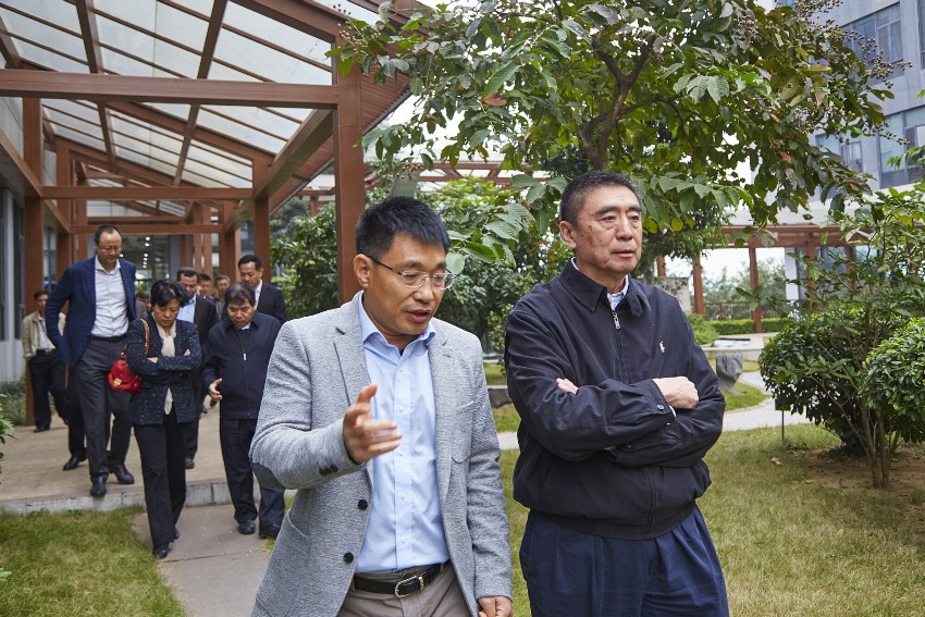 工作照1.jpg
